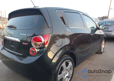 2015 Chevrolet Sonic Ltz Auto z USA, uszkodzony, nr VIN 1G1JE6SB4F4117470